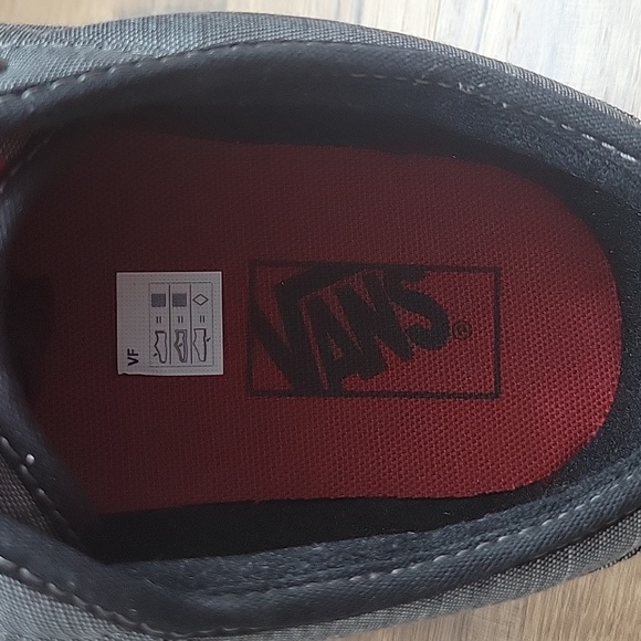 Van's Atwood Brand new in the box authentic uper textile. - Picture 10 of 11